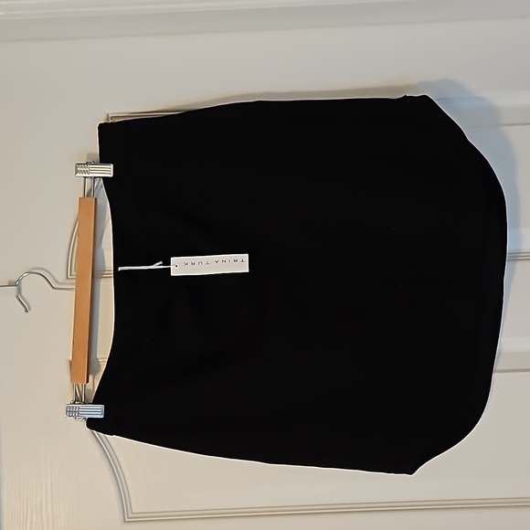 Skirt - Picture 2 of 2